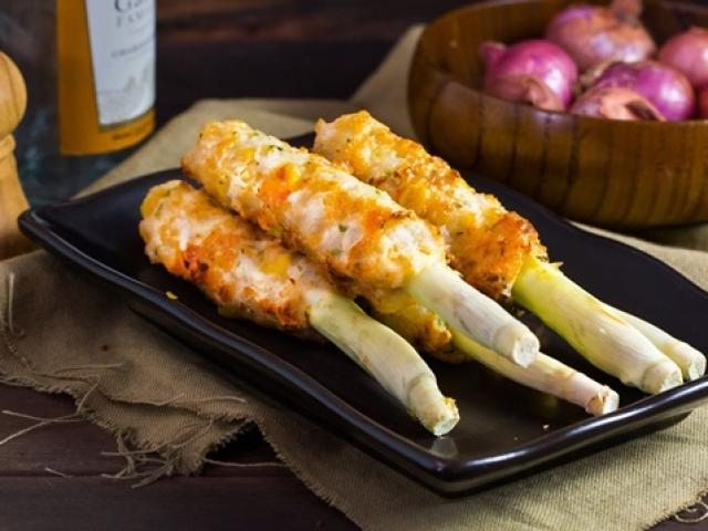 Chả tôm mực cuốn sả nướng hút hồn cả gia đình