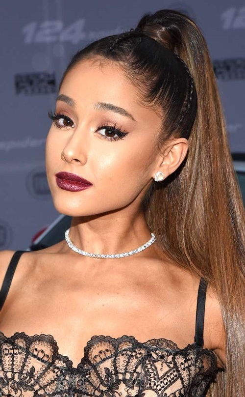 Ariana Grande và thú vẽ mắt bằng dao