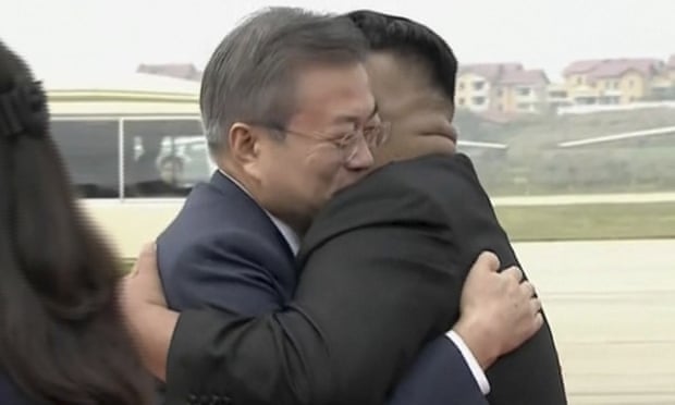 Kim Jong-un trải thảm đỏ đón Tổng thống Hàn Quốc ở Bình Nhưỡng - 1
