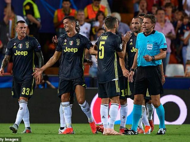 Triệu fan ”săn” trọng tài đuổi Ronaldo: Từng dính phốt, bị tố trả thù cho Real