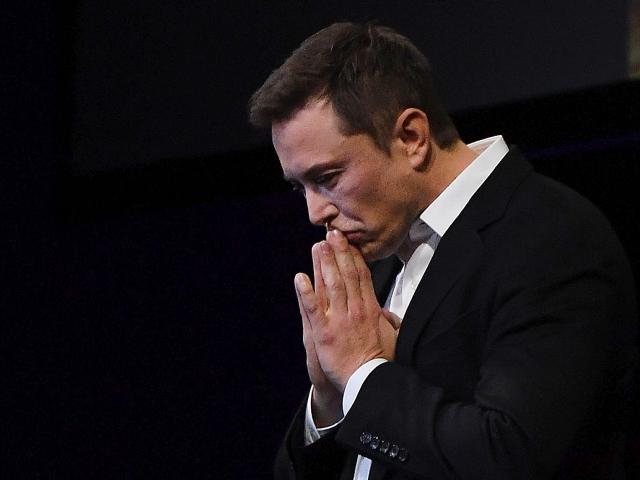 Công ty của ”người sắt” Elon Musk đối mặt với số phận bấp bênh