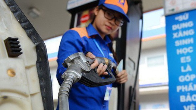 Nóng tuần qua: Giá xăng, dầu sắp tăng “khủng” vì quyết định mới - 1