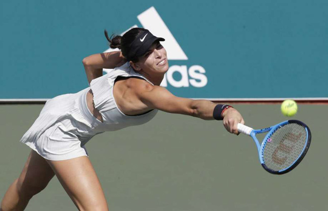 Mỹ nhân tennis diện đồ nhạy cảm: Thi đấu quá sung gặp "tai nạn" bất ngờ - 1