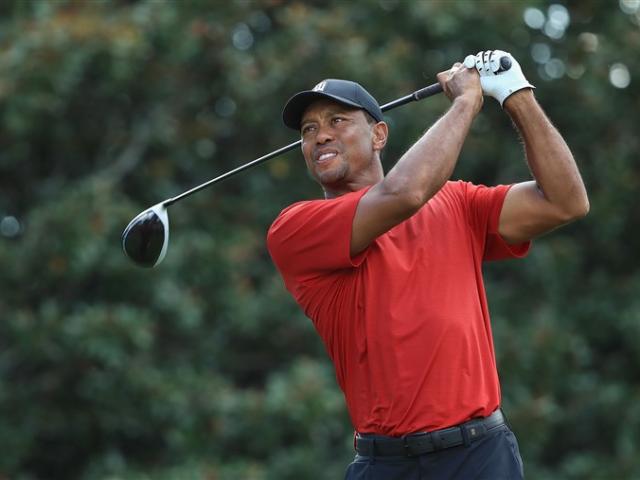 Tiger Woods đạt ”kỳ quan” thứ 80: Vung gậy tạo tuyệt tác triệu đô