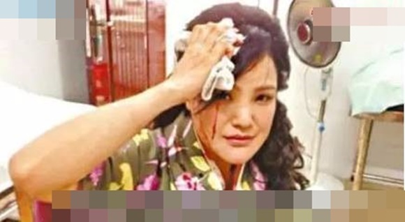 Nhiều người bất ngờ với đời thường của sao TVB "nhìn là ghét" - 6