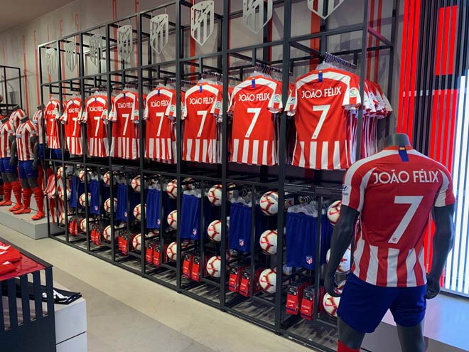 Căng thẳng "bom tấn" Griezmann: Atletico tung "đòn thù" với Barca - 1