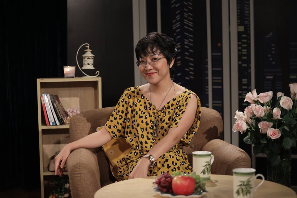 MC Thảo Vân khóc như mưa khi bố mẹ Công Lý đến thăm sau khi ly hôn - 1