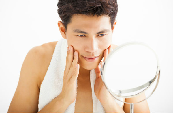 Nếu da thường thô xấu, đàn ông cần biết 8 điều này để điển trai hơn - 1