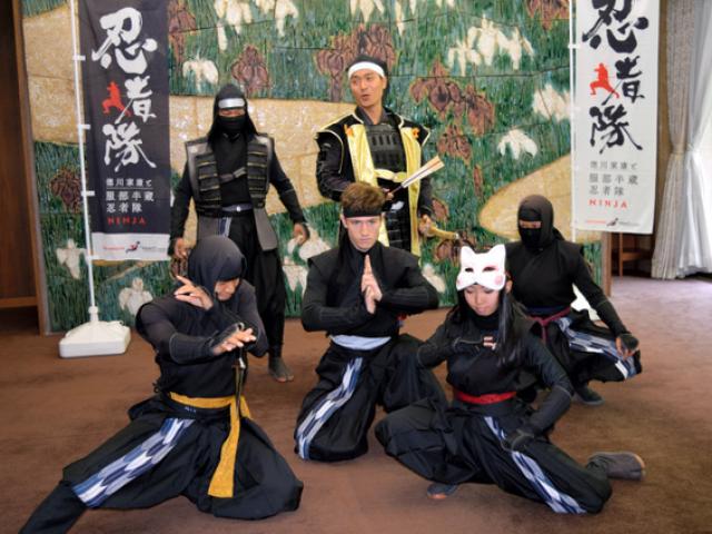 Mãn nhãn với màn biểu diễn võ thuật điêu luyện của anh chàng ”ninja”