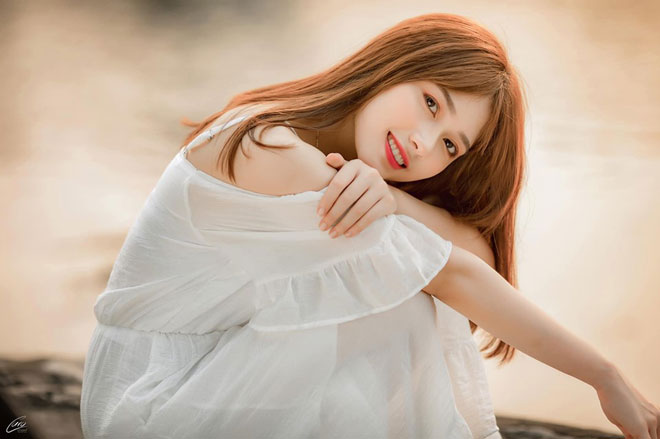 Nữ công nhân đẹp "đốn tim" dân mạng, nhan sắc thật còn bất ngờ hơn - 9