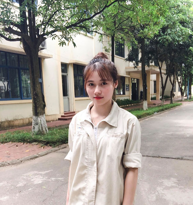 Nữ công nhân đẹp "đốn tim" dân mạng, nhan sắc thật còn bất ngờ hơn - 3