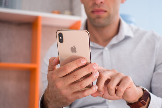 Apple sẽ bảo mật thông tin iPhone 12 đến phút chót - 1
