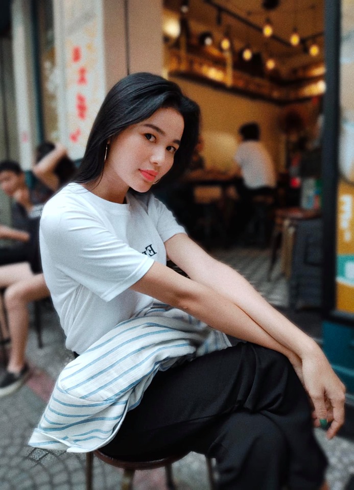 Co Gai E đe Xinh đẹp Thi Hoa Hậu Hoan Vũ 19 Cả Buon Lang Kỳ Vọng Vao Toi