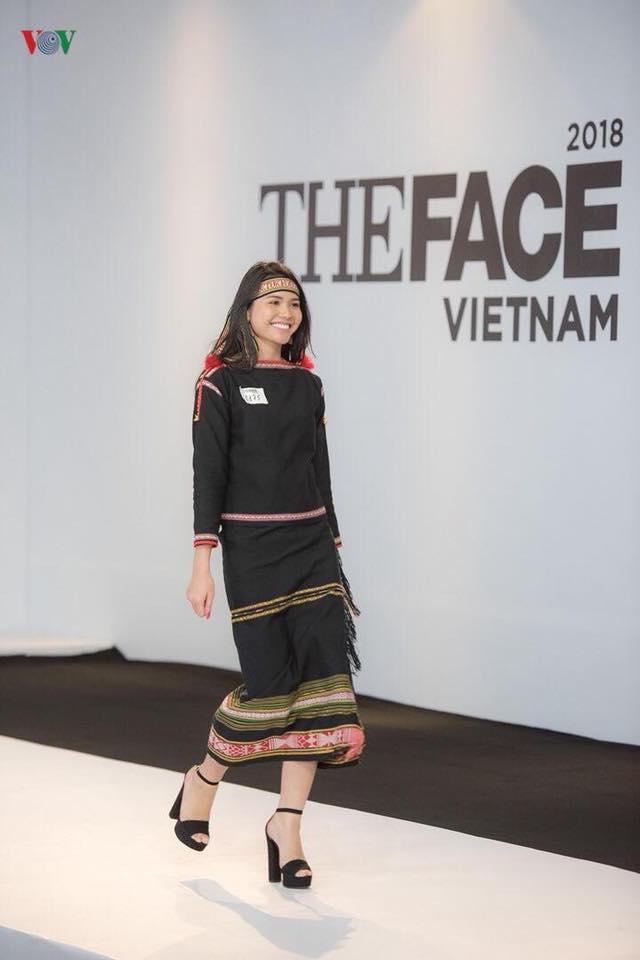 Co Gai E đe Xinh đẹp Thi Hoa Hậu Hoan Vũ 19 Cả Buon Lang Kỳ Vọng Vao Toi