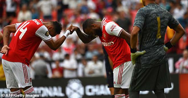 Real Madrid - Arsenal: 2 thẻ đỏ, 4 bàn thắng & nghẹt thở màn "đấu súng" - 1