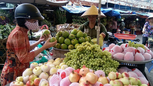 Đào, mận, táo Trung Quốc lại ồ ạt nhập vào Việt Nam
