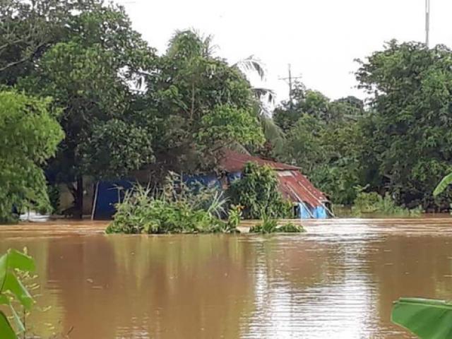 Lâm Đồng: Một Công an viên đi cứu hộ bị nước lũ cuốn trôi