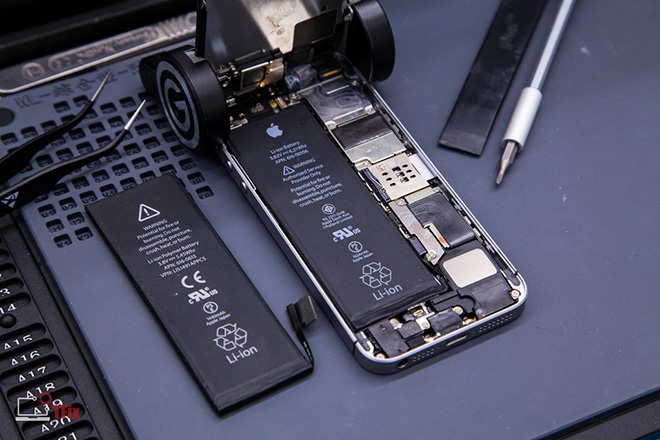 Apple lại khiến người dùng khó chịu với chiêu trò ép thay pin iPhone chính hãng - 1