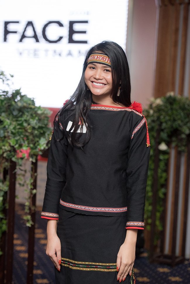 3 Co Gai Dan Tộc E đe Khmer Nổi Tiếng đẹp Lạ Co Người Lọt Top Nhan Sắc Thế Giới