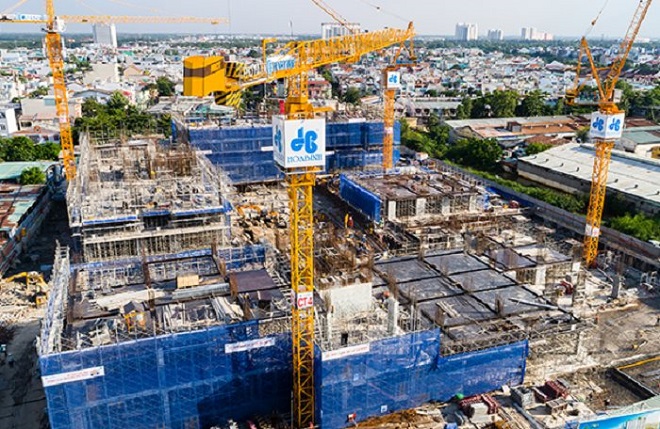 Xây dựng Hòa Bình sa sút, ôm hơn 11.000 tỷ đồng tiền phải thu - 1
