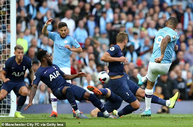 SAO Man City chửi trọng tài & VAR: Ngoại hạng Anh dậy sóng, dễ bị phạt nặng - 1