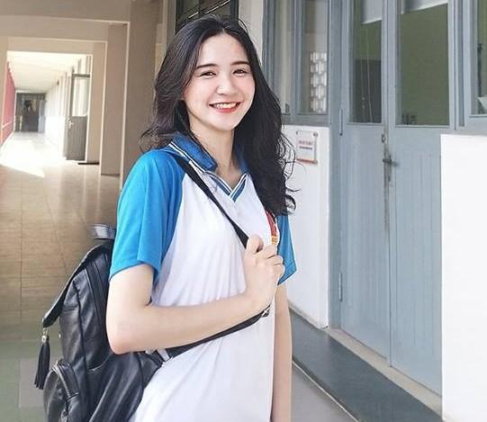 Cận cảnh vẻ đẹp ngọt ngào của nữ sinh Đại học Bách khoa Hà Nội