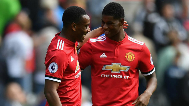 Hàng công siêu đẳng Ngoại hạng Anh: Đáng gờm "song kiếm" Arsenal, MU - 2