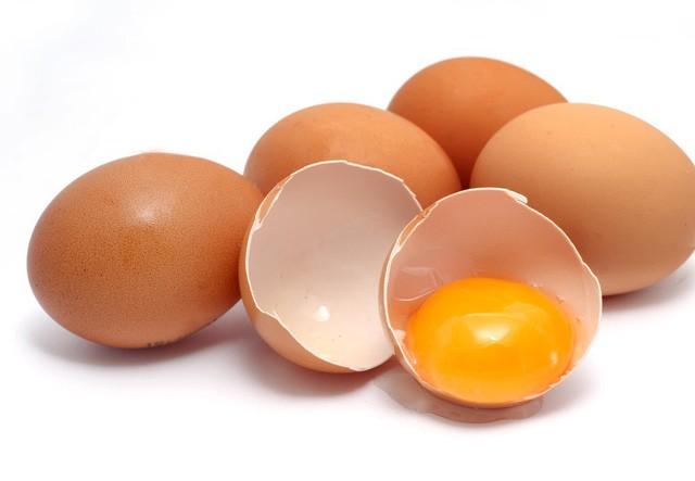 Ăn trứng tốt cho sức khỏe nhưng với người này lại không nên ăn - 1