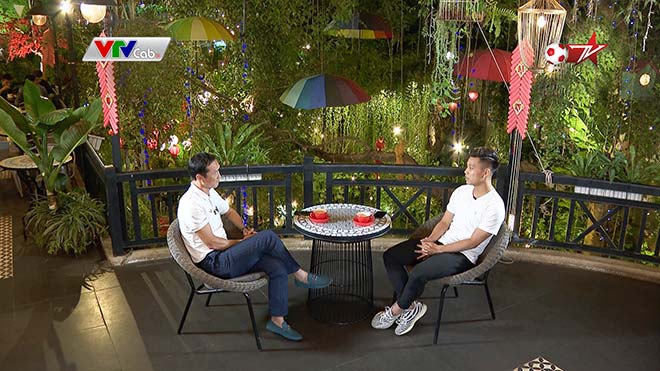 Tuyển thủ Văn Thanh và bạn gái Bảo Trân kể chuyện tình yêu trên Phương Nam Show - 1