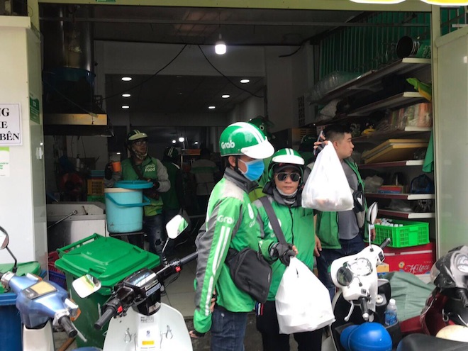 Thực hư chuyện hàng quán “lên đời" chỉ sau một "cú" chuyển mình lên app? - 1