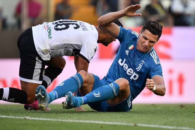 Video highlight trận Parma - Juventus: Ronaldo năng nổ, người hùng không ngờ (Vòng 1 Serie A) - 1