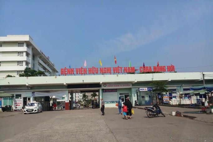 Bệnh nhân say rượu lao vào đánh điều dưỡng, đập phá bệnh viện - 2