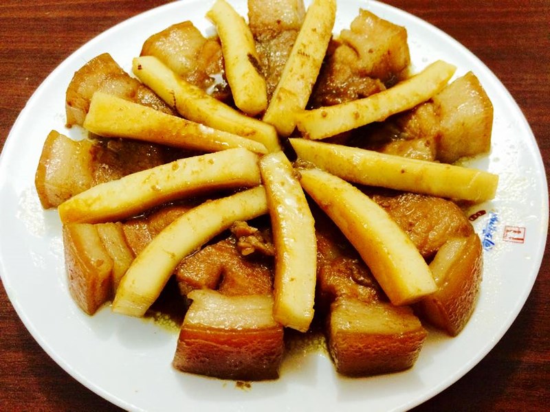 Cách làm thịt kho dừa màu đẹp, thơm ngon nhất cho ngày mát trời