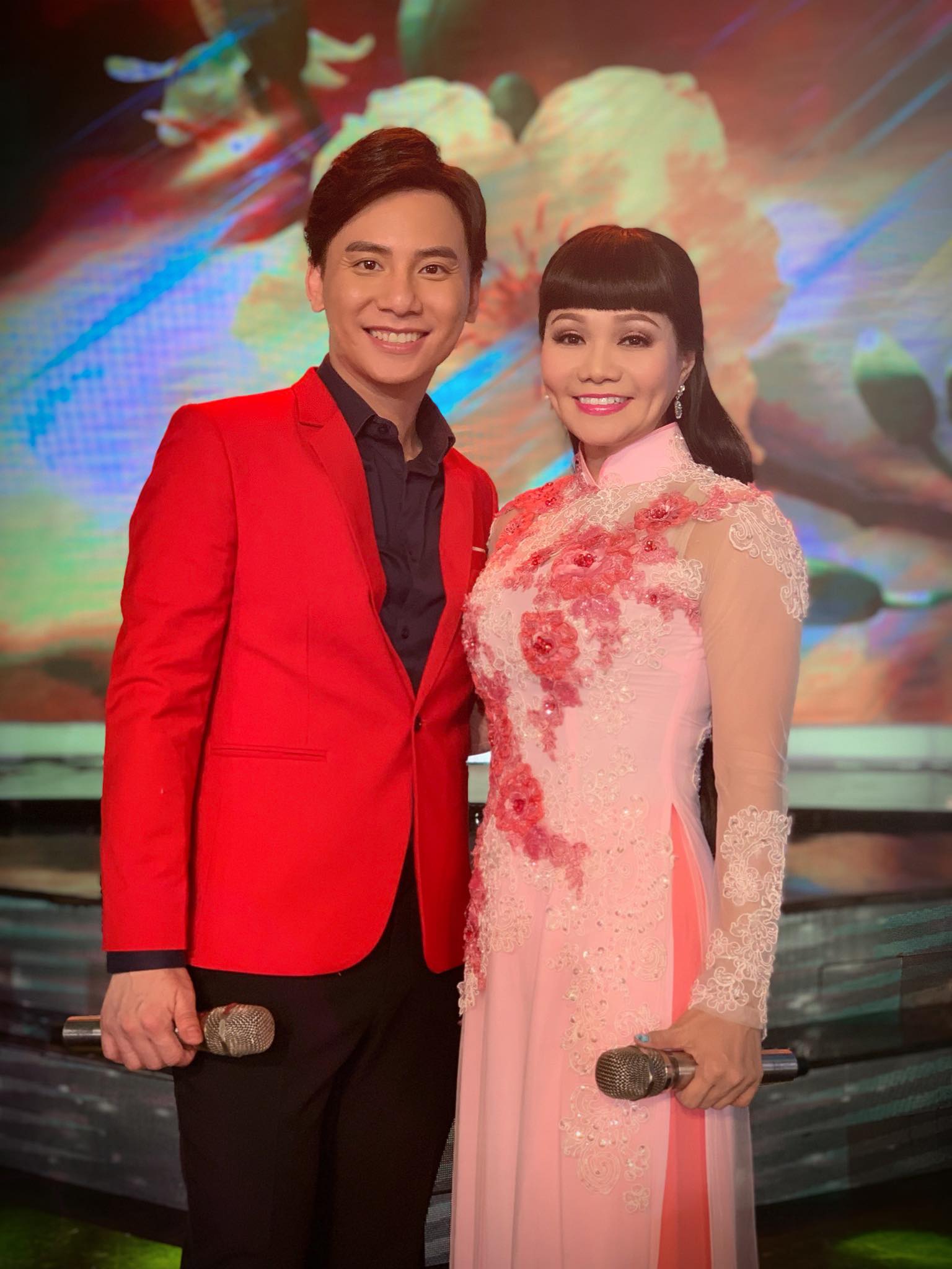 Ca sĩ Ngọc Châu về nước ca hát sau 6 năm định cư tại Mỹ