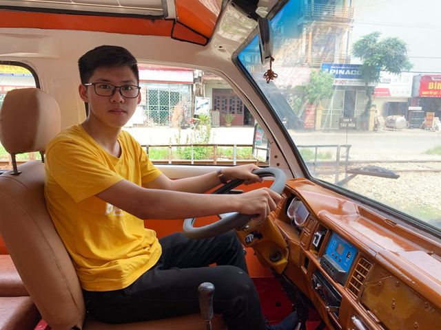 Mới học lớp 12, nam sinh Nam Định chế tạo thành công ô tô chạy bằng năng lượng mặt trời - 1