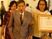 "Lão khổ" Trần Hạnh nhận danh hiệu NSND ở tuổi 90