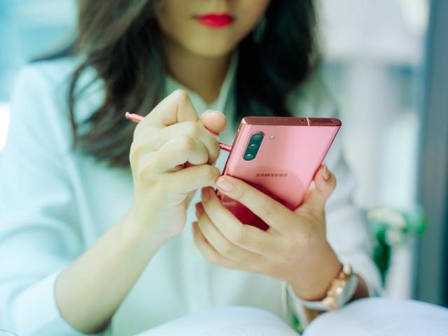 So sánh Galaxy Note 10+ và S10+: Hai con ”quái vật” hàng đầu của Samsung