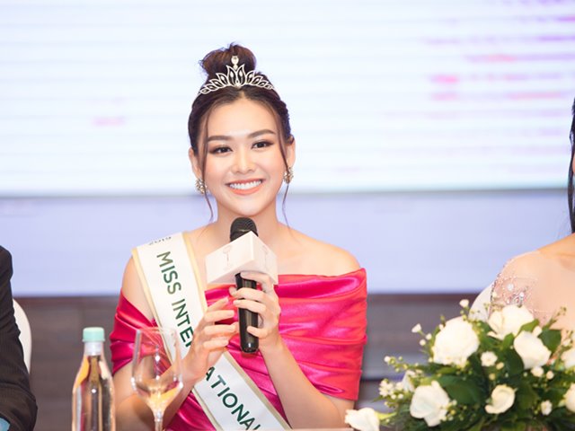 Á hậu Tường San: ”Tôi hồi hộp khi đại diện Việt Nam thi Hoa hậu Quốc tế 2019”