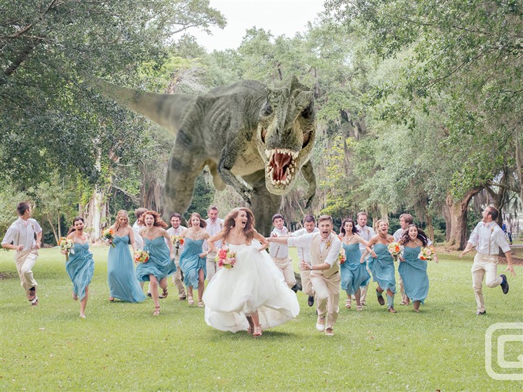 Đám cưới chơi trội khi có phù dâu là… &#34;khủng long bạo chúa&#34; - 1