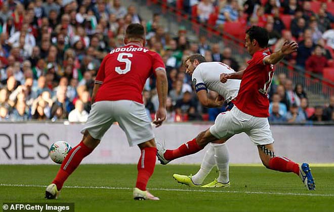 Video highlight trận ĐT Anh - Bulgaria: Hat-trick siêu sao, đòi lại ngôi đầu (Vòng loại Euro) - 1
