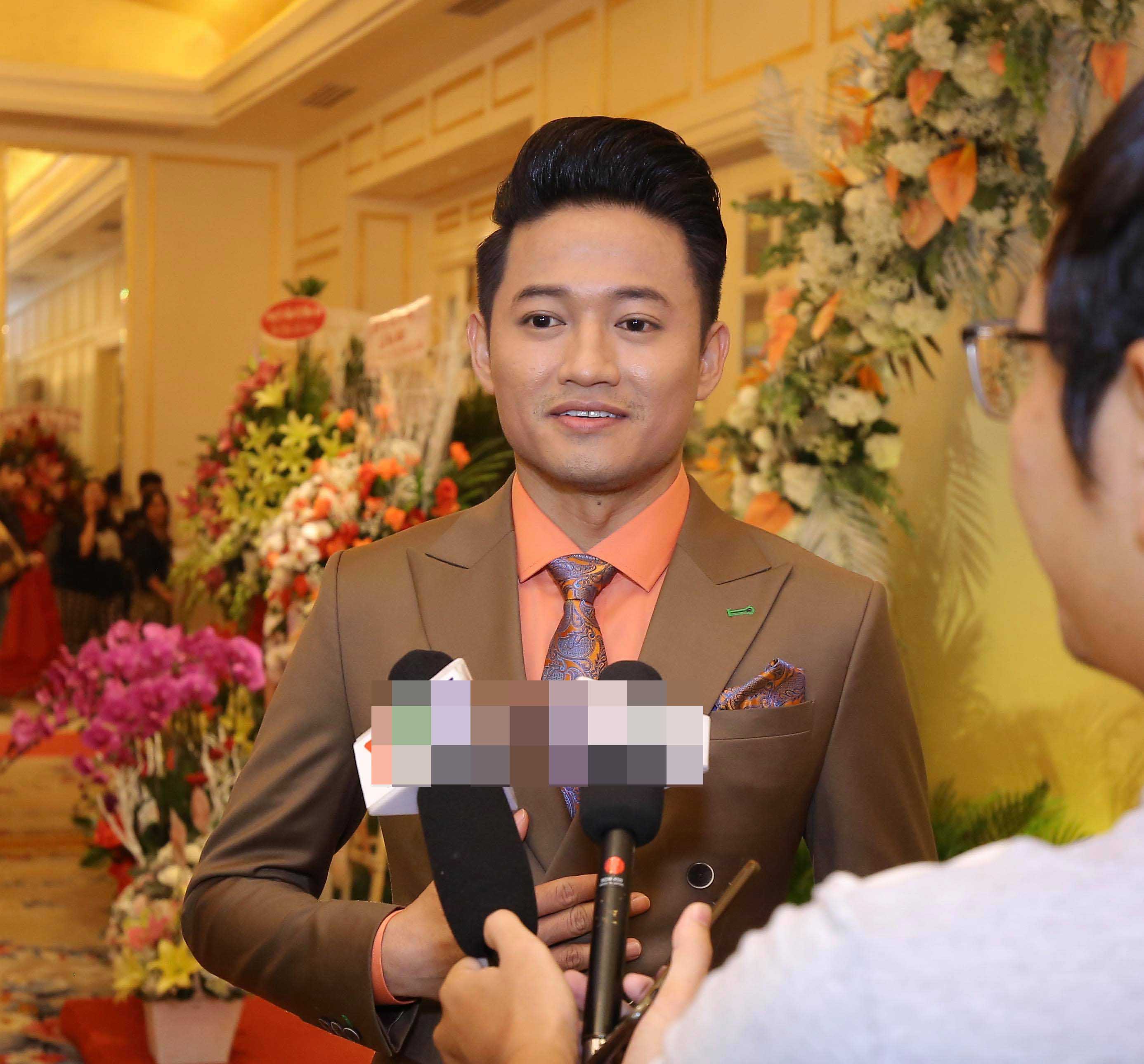 Quý Bình lên tiếng tin đồn yêu bạn gái đại gia - 1