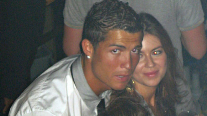 Vụ Ronaldo bị tố hiếp dâm người mẫu: Nữ đồng nghiệp xinh đẹp vạch mặt CR7 - 1