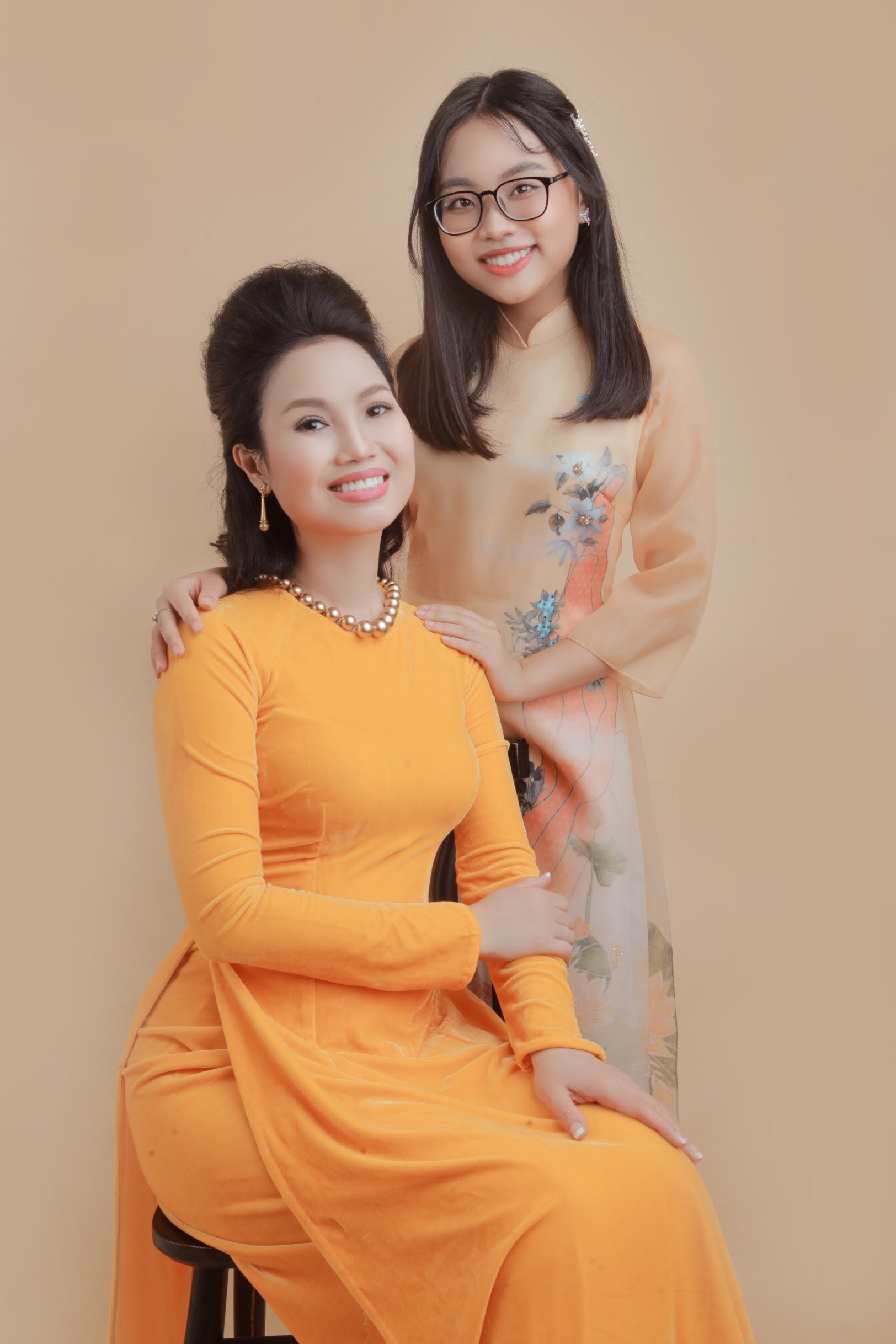 16 tuổi ngồi ghế nóng bị tranh cãi gay gắt, Phương Mỹ Chi chính thức lên tiếng - 3