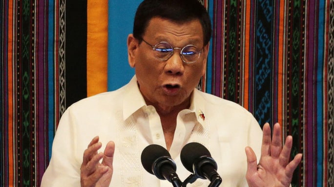 Ông Duterte cho phép dân bắn quan chức tham nhũng, hứa không bắt tội - 1