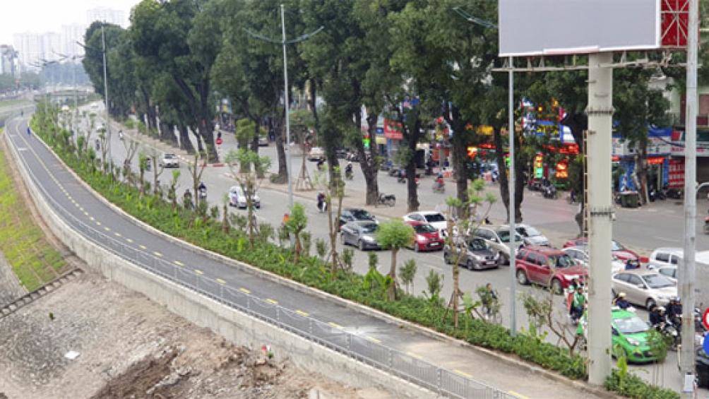 Hà Nội chi hơn 36 tỷ đồng xây 3 cầu vượt cho người đi bộ qua sông Tô Lịch - 1