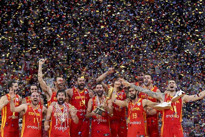 "Khổng lồ" 2m16 lập công, kiến tạo như thần: Tây Ban Nha tạo địa chấn World Cup bóng rổ - 1
