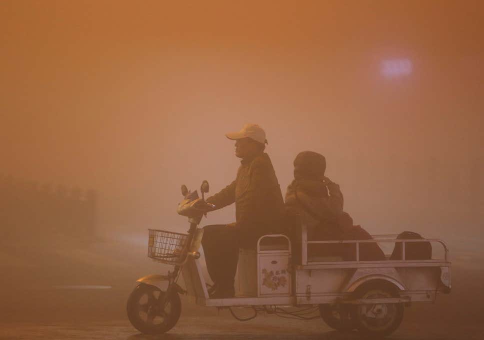 Hà Nội ô nhiễm không khí hàng đầu thế giới: Nhìn sang thành quả bất ngờ của TQ - 1