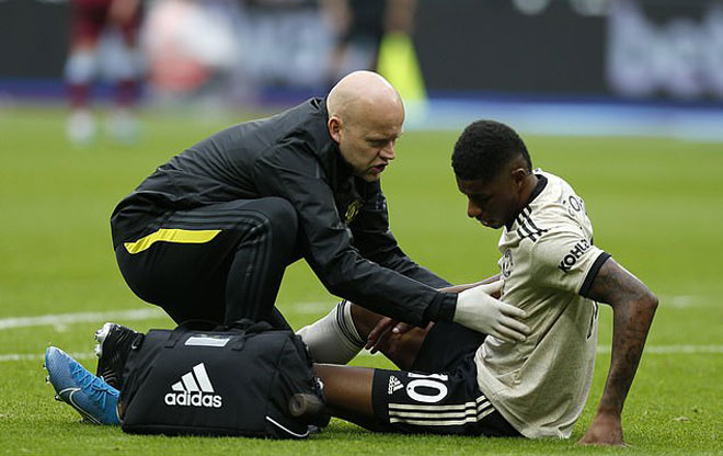 MU hết sạch tiền đạo: Sắp đá 7 ngày/3 trận, Solskjaer bó tay chịu thua? - 1
