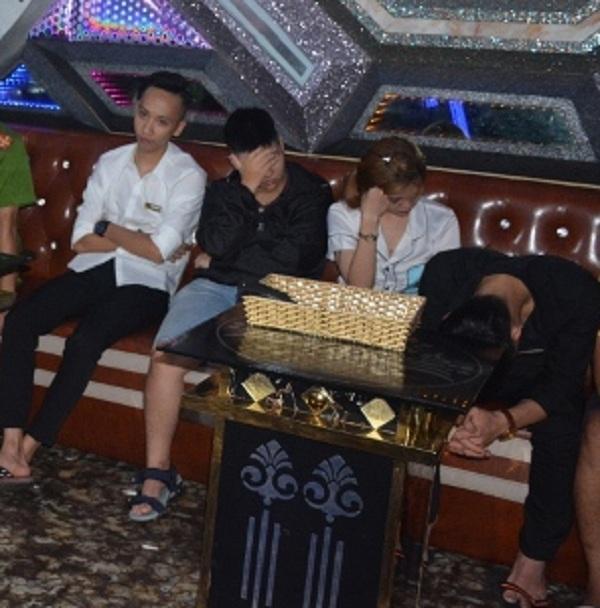 Vụ 100 cảnh sát đột kích karaoke Paradise: Chân dài và những dân chơi xăm trổ - 6