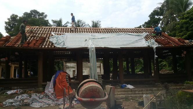 Người coi đền thờ Đức Thánh đào trộm hậu cung tìm cổ vật - 1